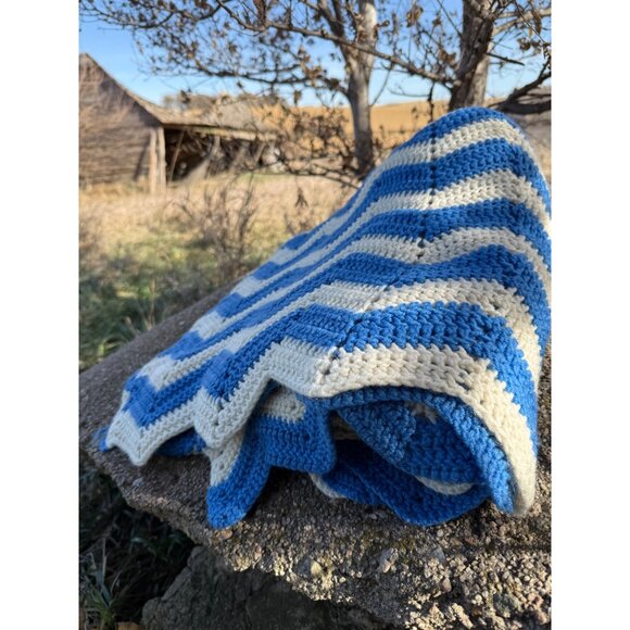 Vintage 70's Blue and White Stripe Chevron Acrylic yarn Crochet Afghan - Picture 3 of 10